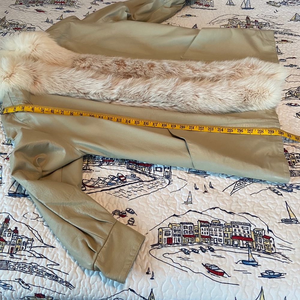 Genuine Ivory Leather & Fox Fur Jacket - Picture 14 of 15